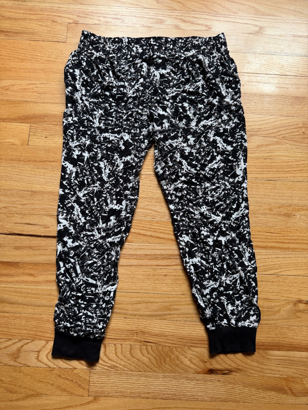Banana Republic black and white abstract print jogger pants
